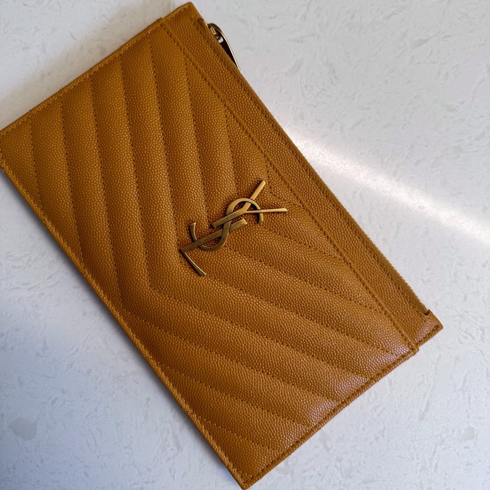 Brand new ✨ authentic Saint Laurent monogram quilted textured leather pouch.